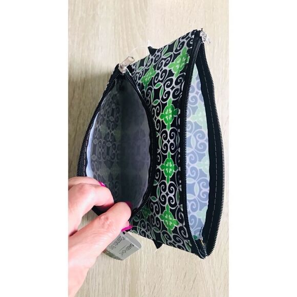 NWT … SASSY + CHIC 2 Piece Cosmetic Bag Set - Picture 3 of 4